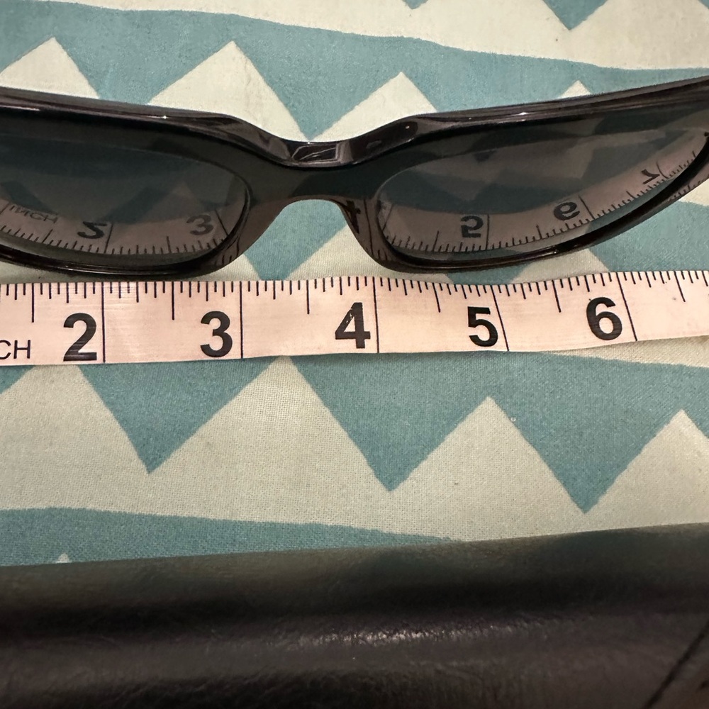 Diff Eyewear Black Sunglasses - Picture 10 of 15